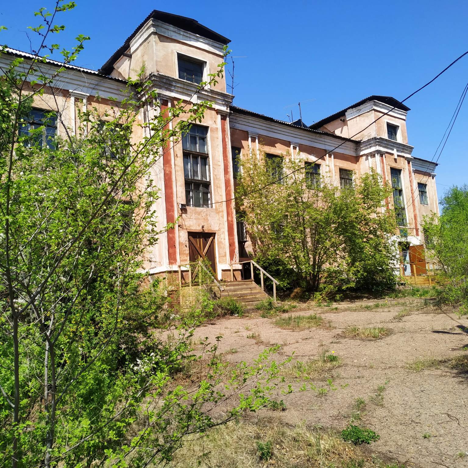 Купить  здание